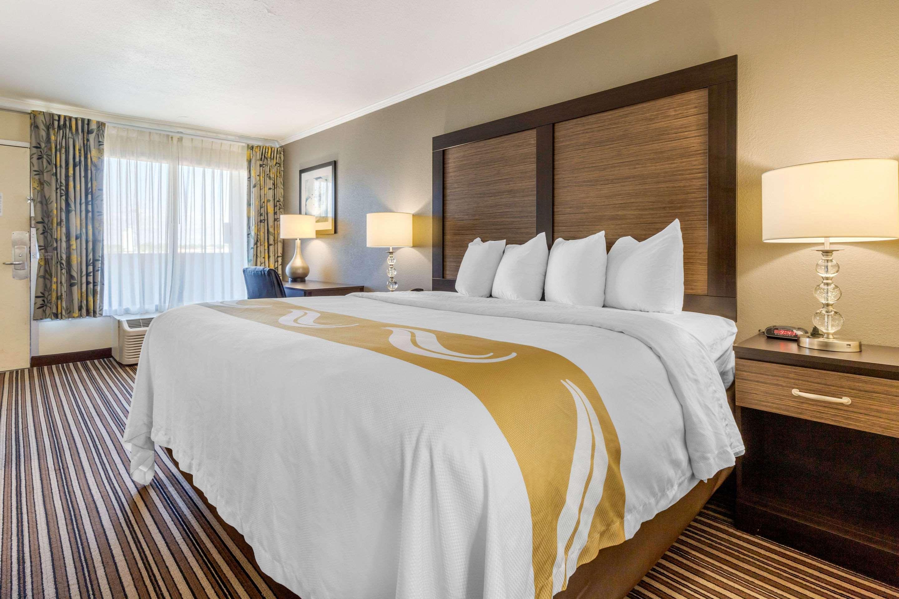 6 Charlotte, Nc - Airport South Hotel