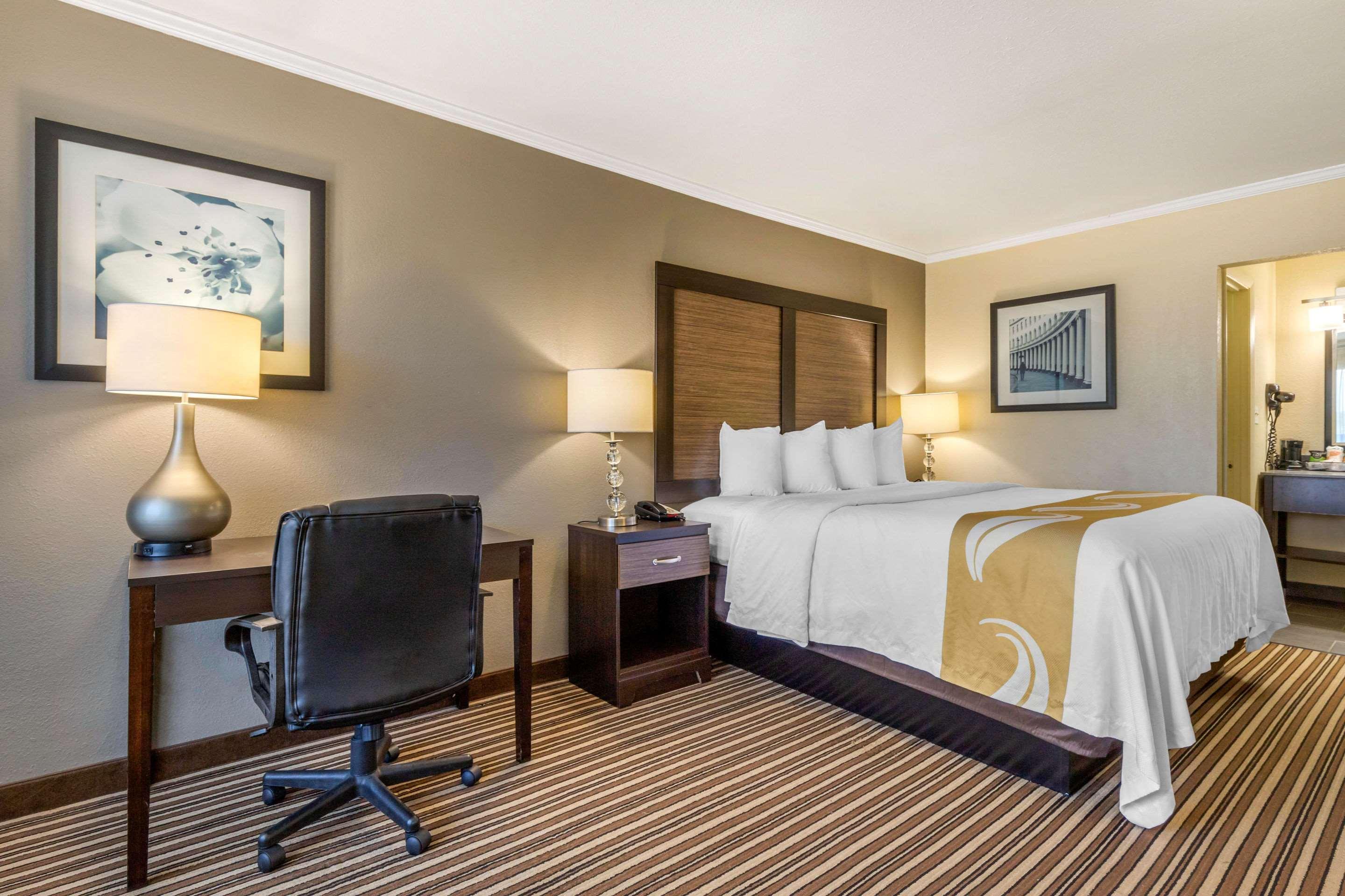 6 Charlotte, Nc - Airport South Charlotte