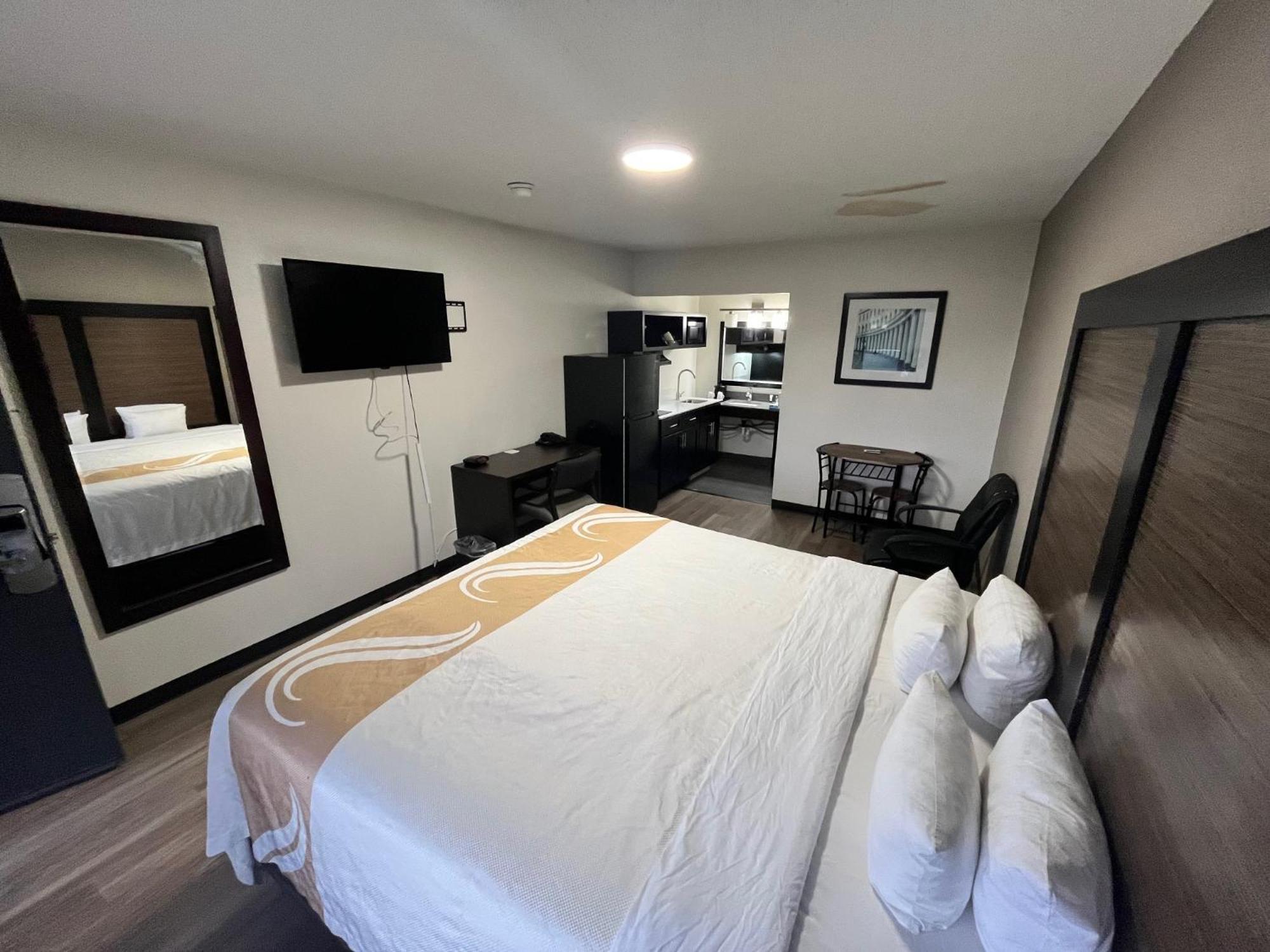 6 Charlotte, Nc - Airport South 2*