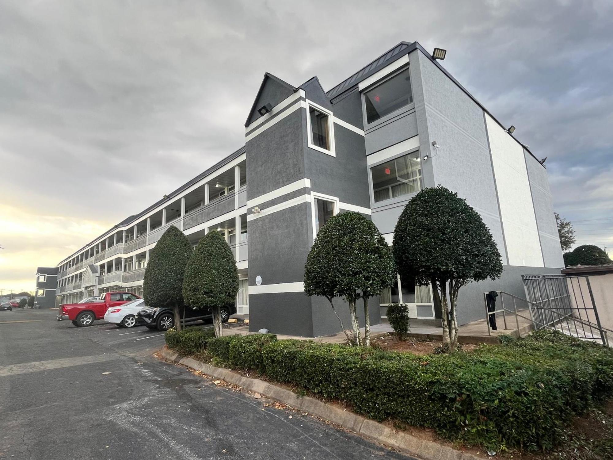 6 Charlotte, Nc - Airport South Charlotte
