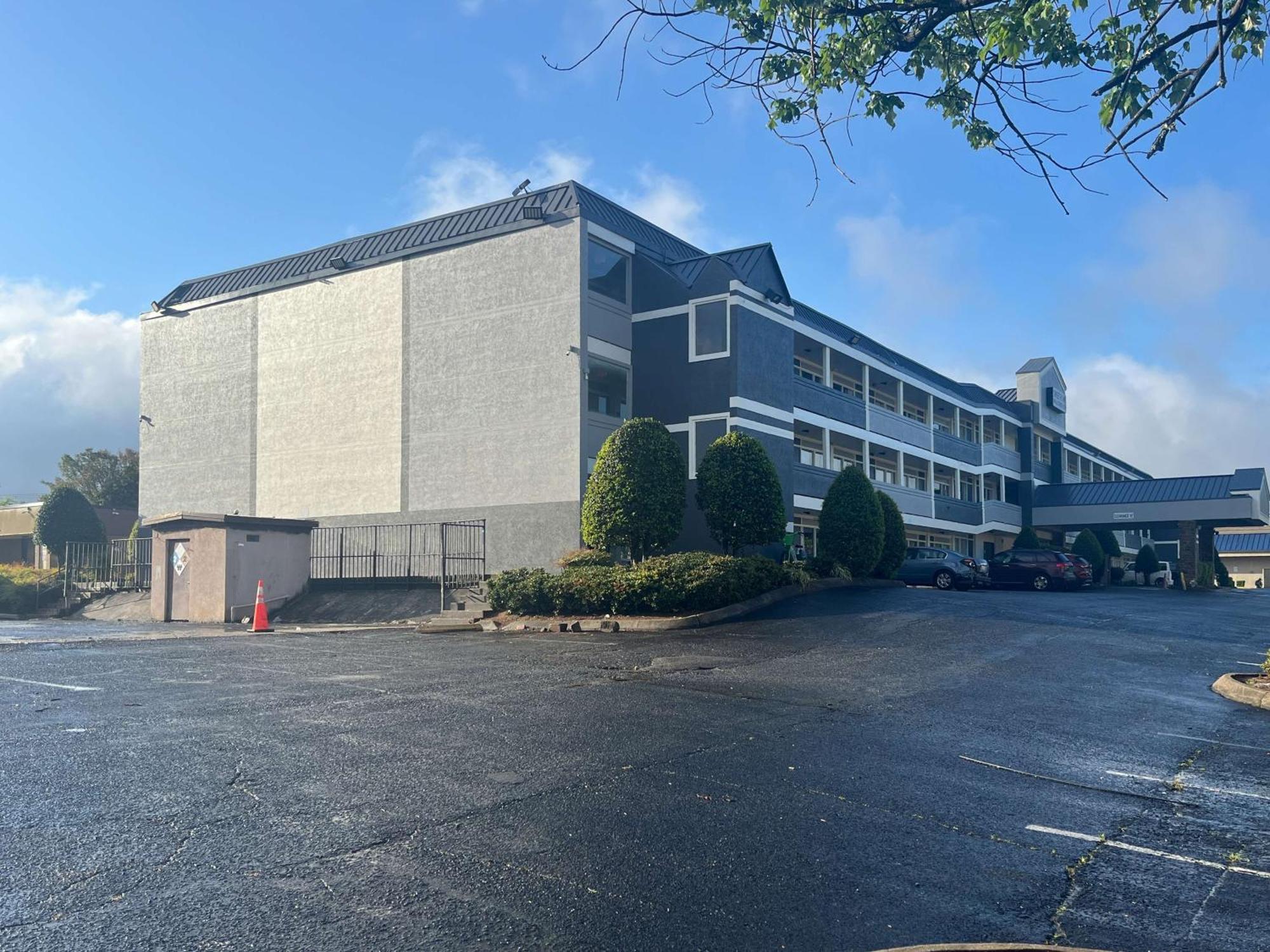6 Charlotte, Nc - Airport South Charlotte