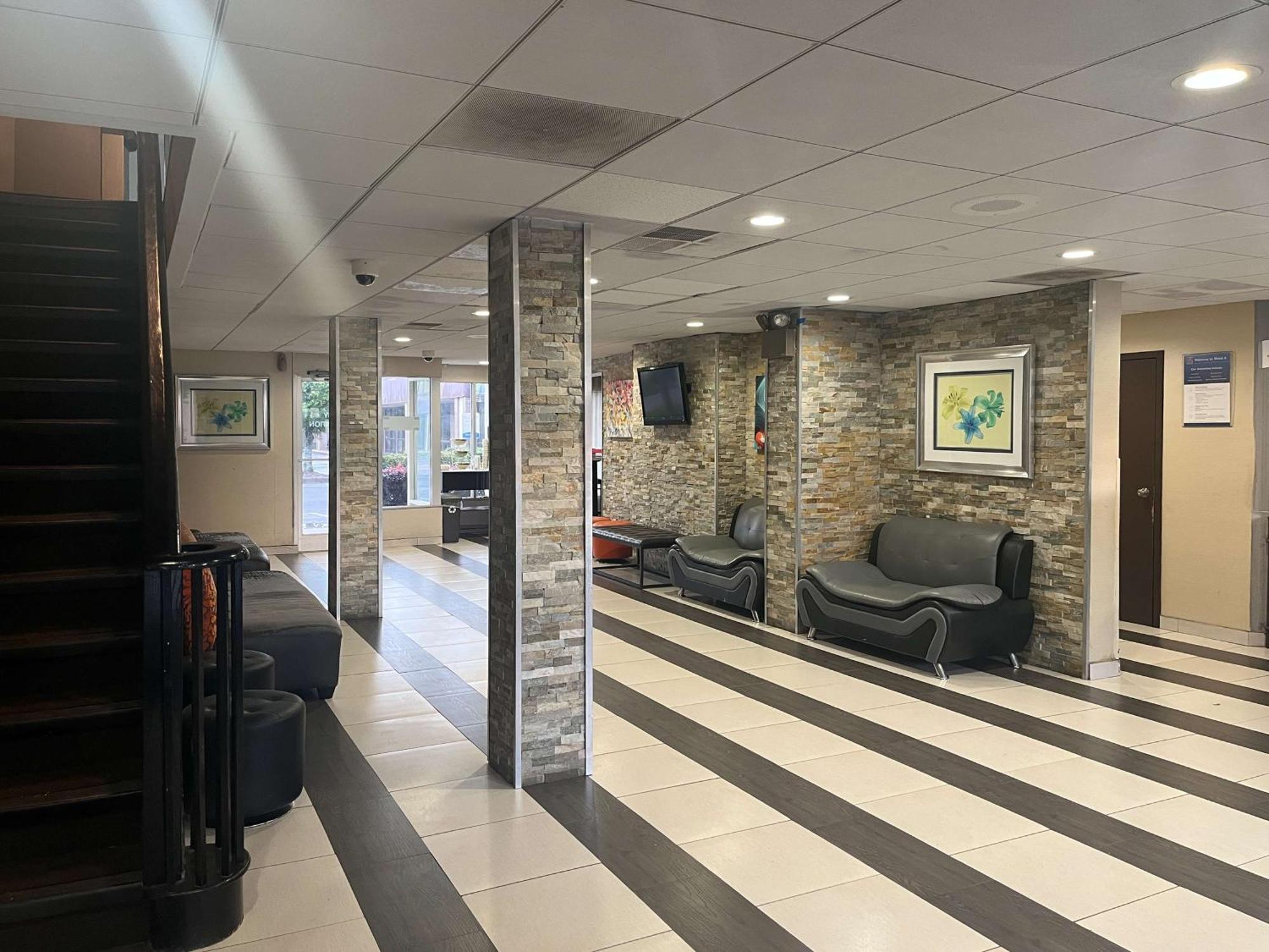 6 Charlotte, Nc - Airport South Hotel 2*