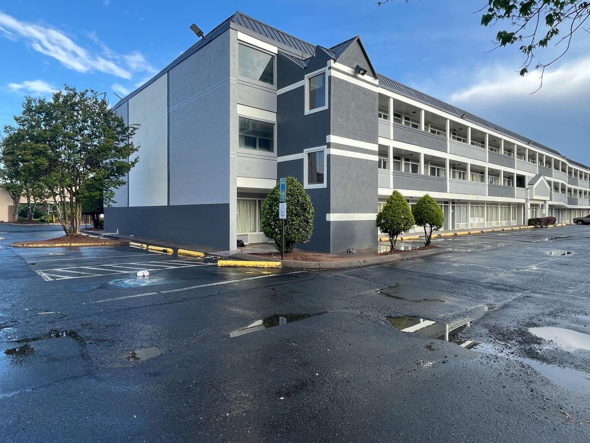 Hotel 6 Charlotte, Nc - Airport South 2*
