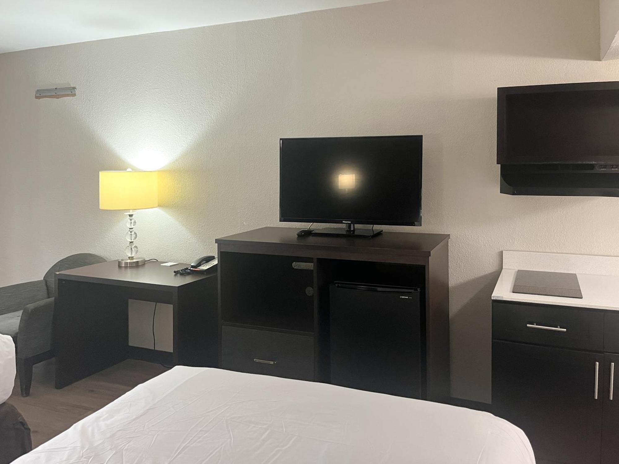 6 Charlotte, Nc - Airport South