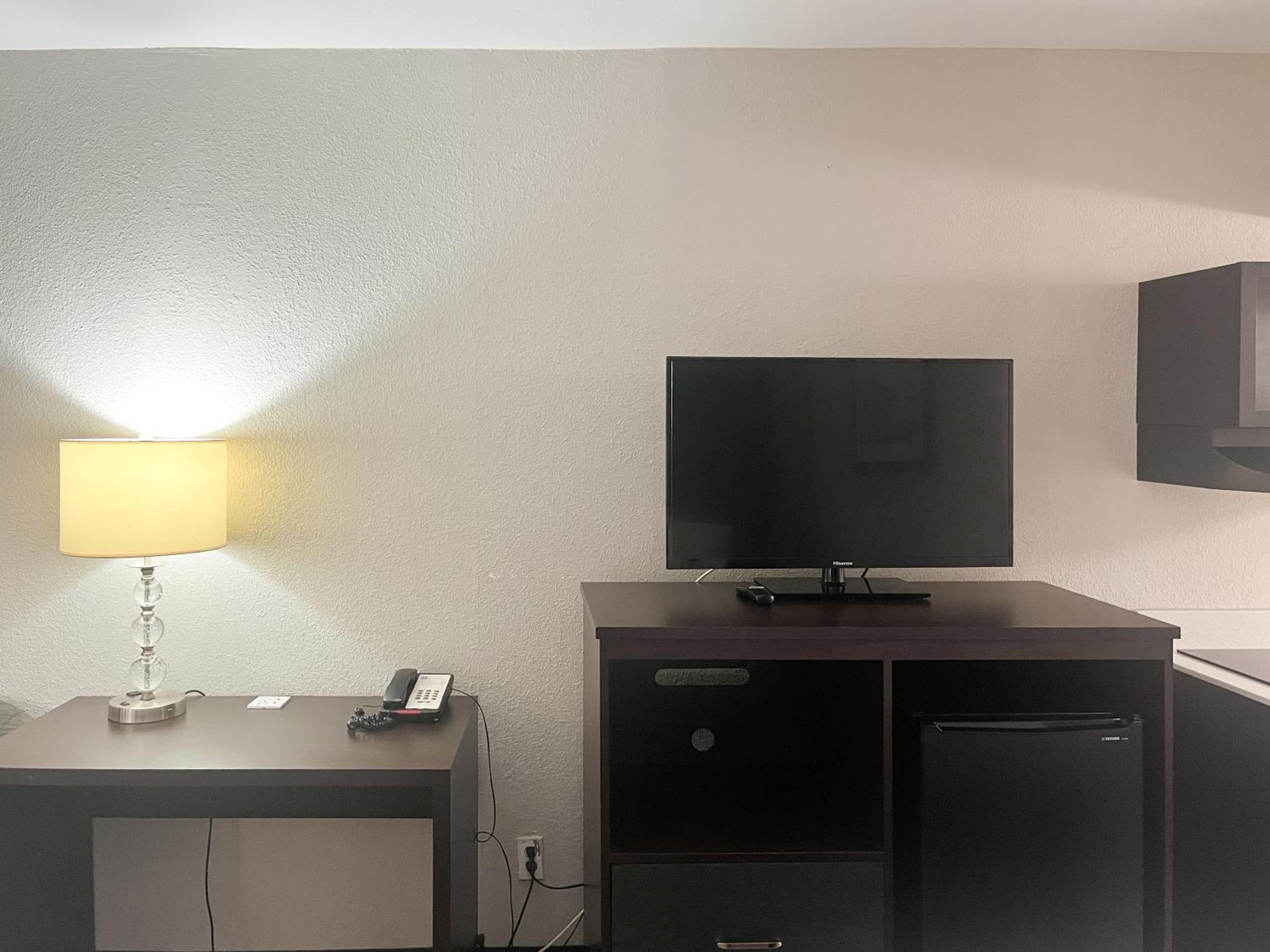 Hotel 6 Charlotte, Nc - Airport South 2*