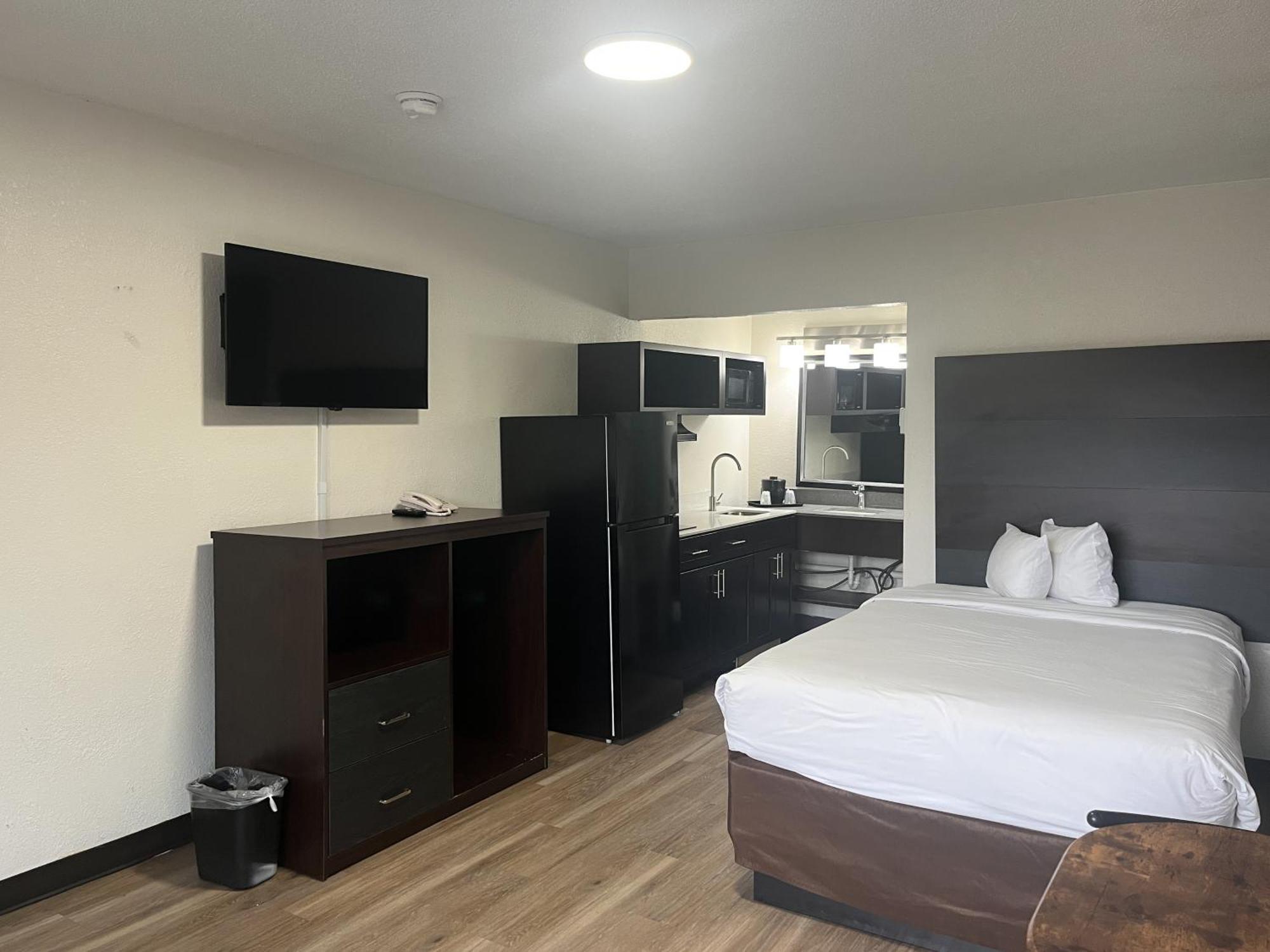6 Charlotte, Nc - Airport South 2*