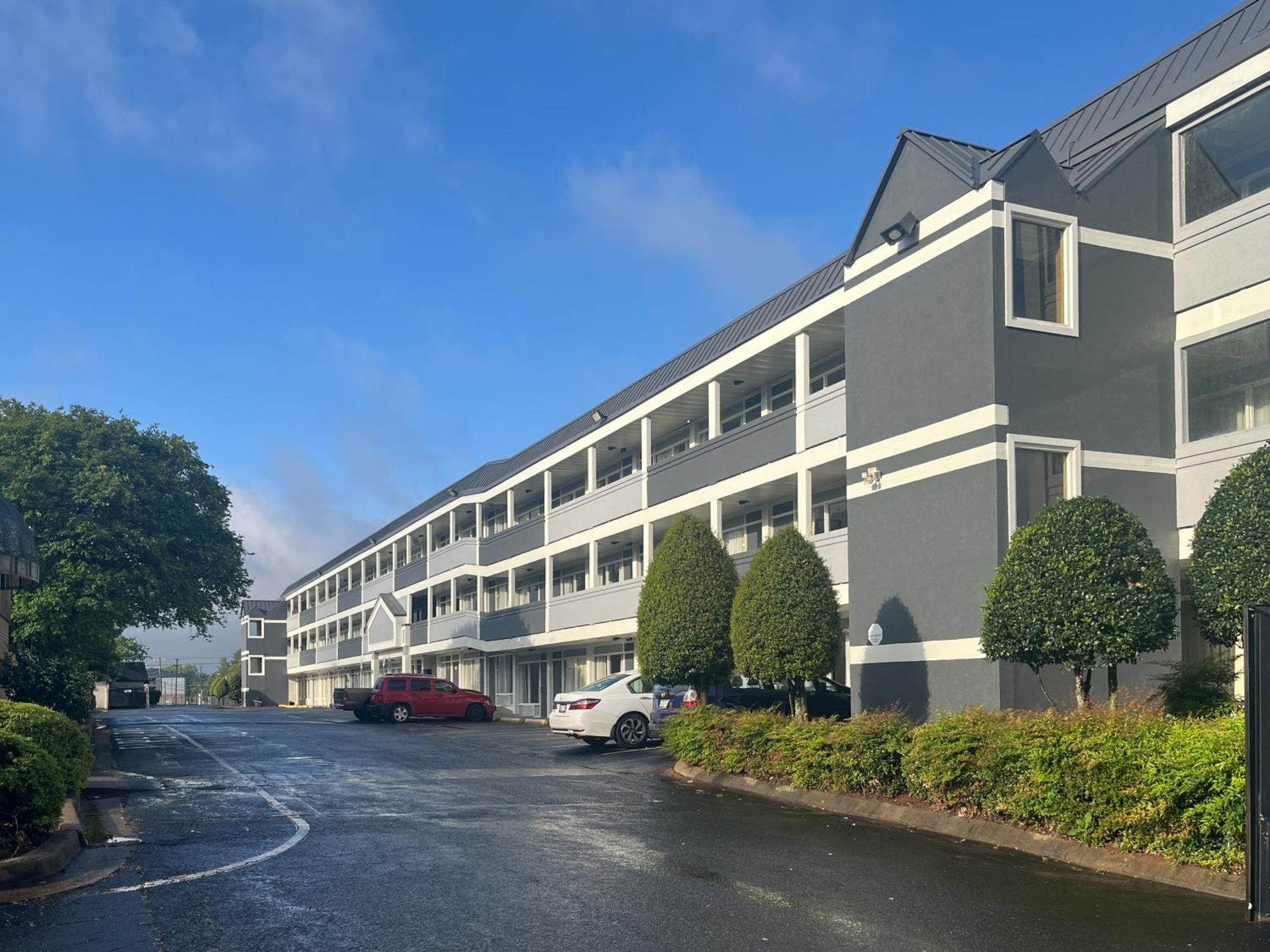 6 Charlotte, Nc - Airport South Hotel 2*