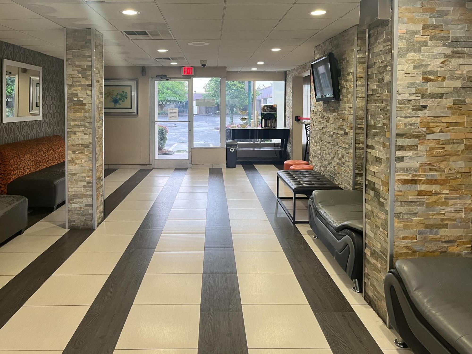 Hotel 6 Charlotte, Nc - Airport South 2*
