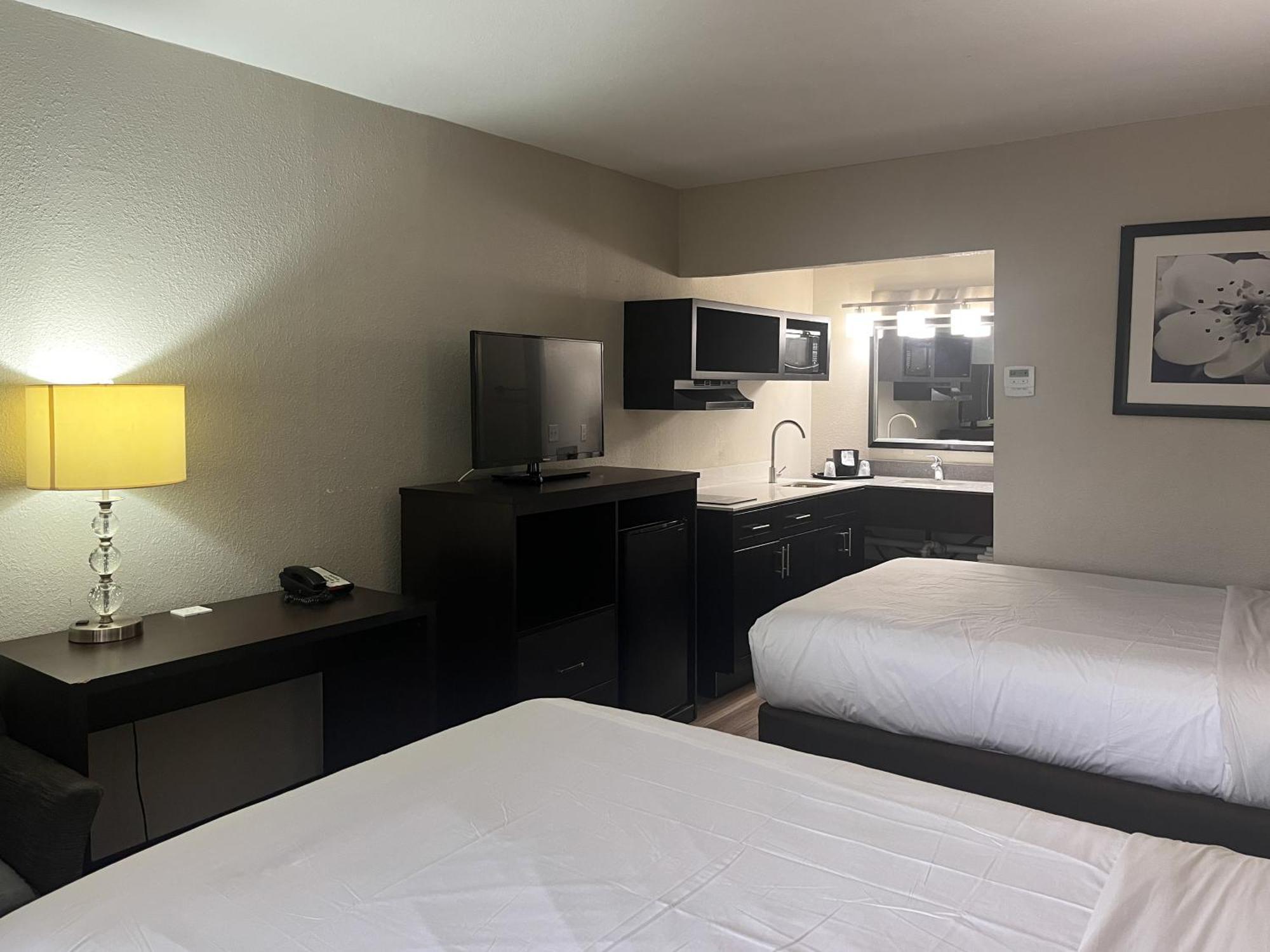 6 Charlotte, Nc - Airport South 2*