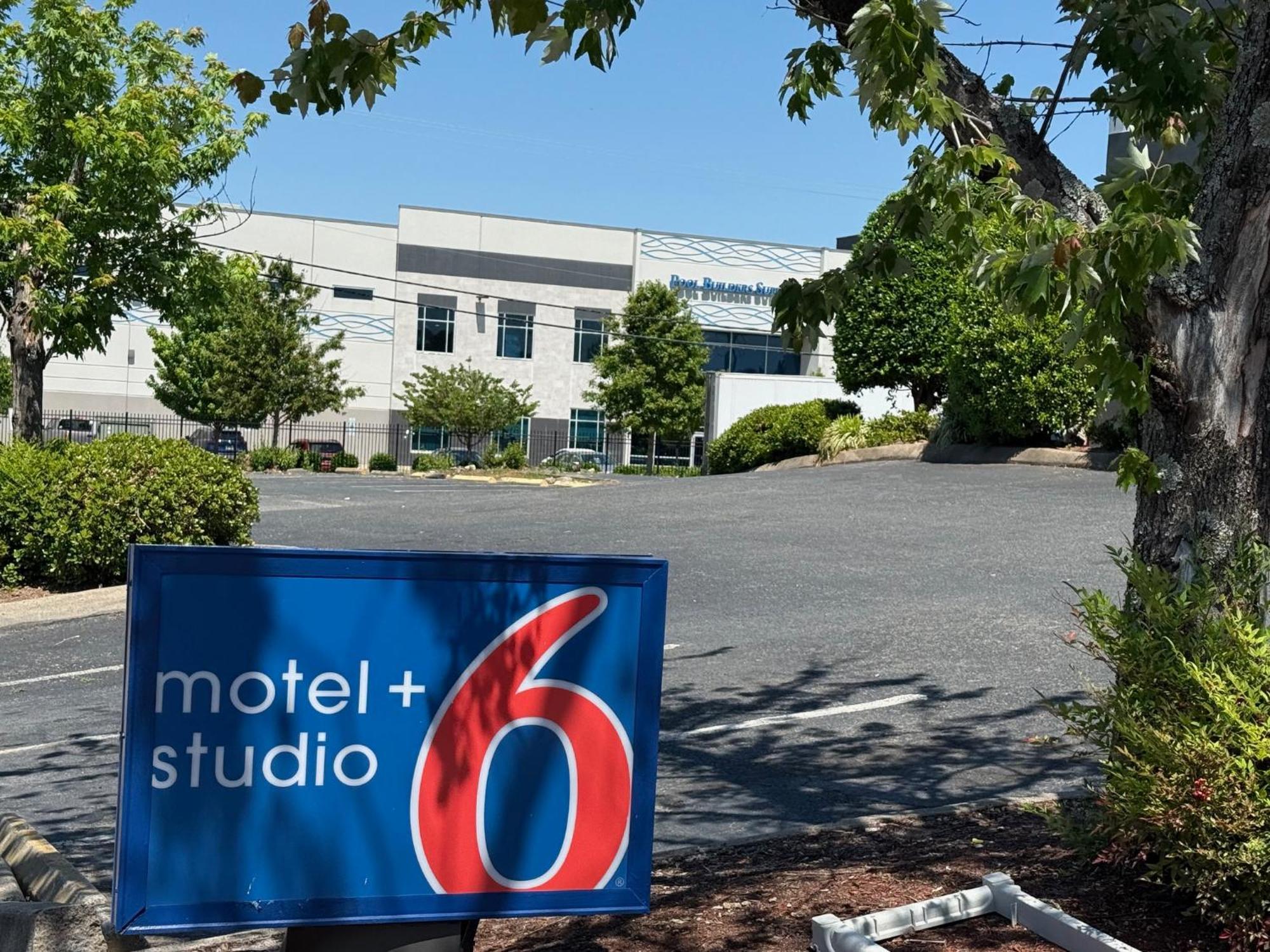 6 Charlotte, Nc - Airport South Hotel