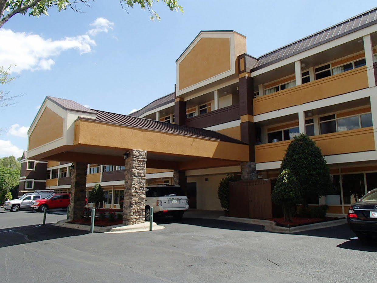 Hotel 6 Charlotte, Nc - Airport South 2*