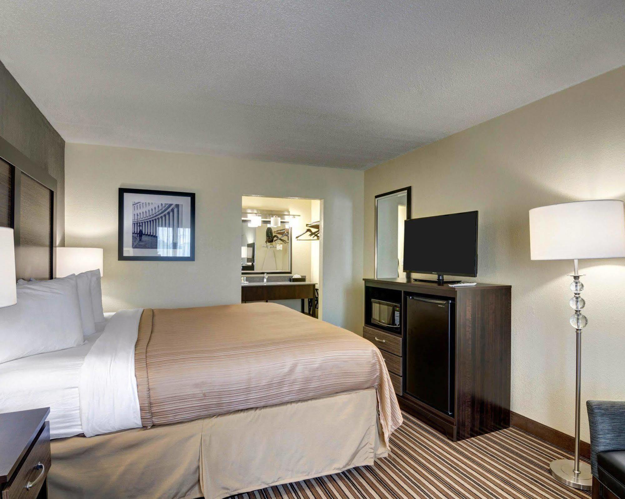 6 Charlotte, Nc - Airport South 2*