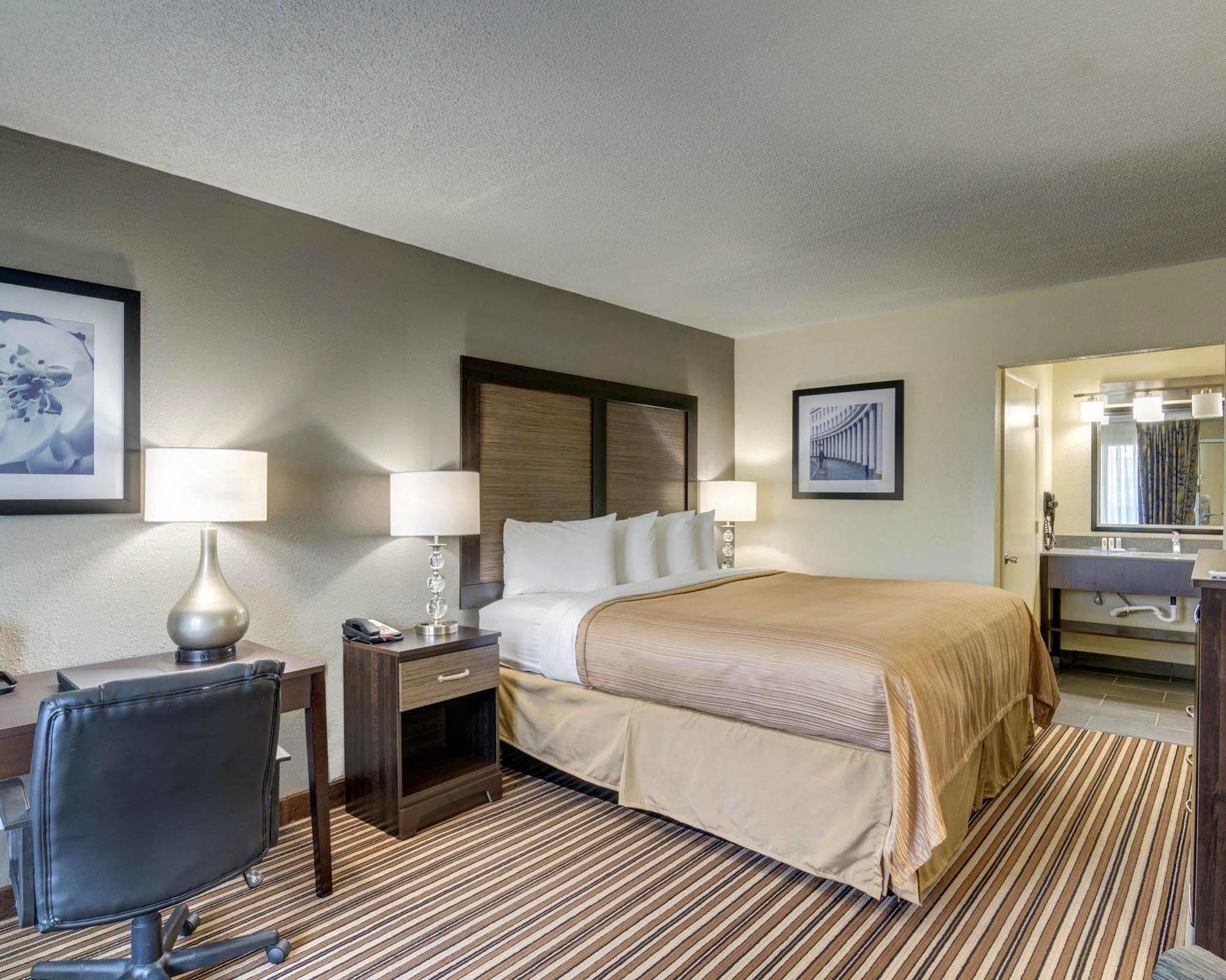 Hotel 6 Charlotte, Nc - Airport South 2*